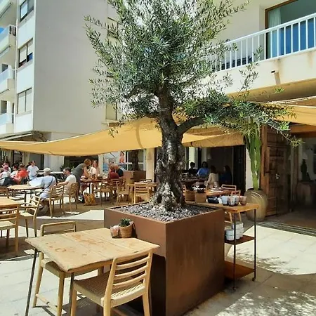 Rakhi Moraira