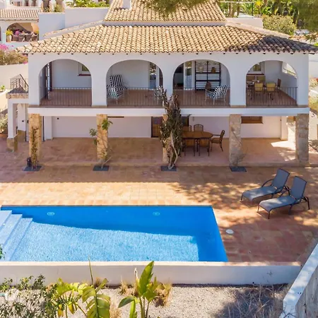 Rakhi Moraira